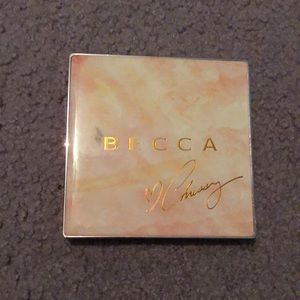 Becca Cosmetics highlight palette